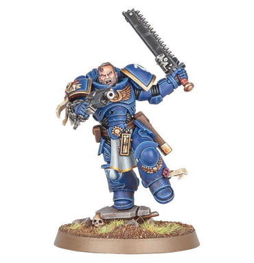 Warhammer 40k Space Marines Lieutenant Titus