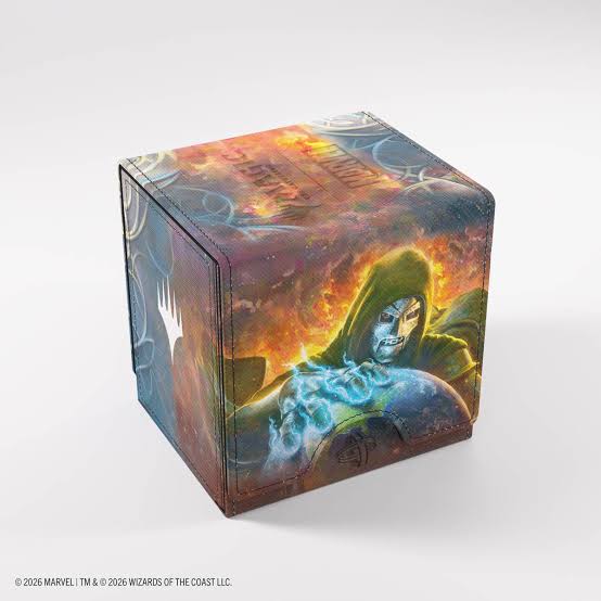 Magic the Gathering: Marvel Super Heroes: Squire Plus 100+ XL Deck Box: Doom Reigns Supreme
